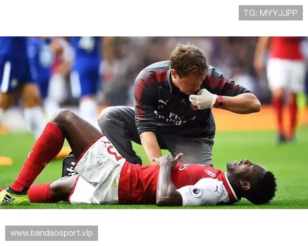 巴黎圣日尔曼防守效率波动分析及伤病影响对球队表现的深层次探讨