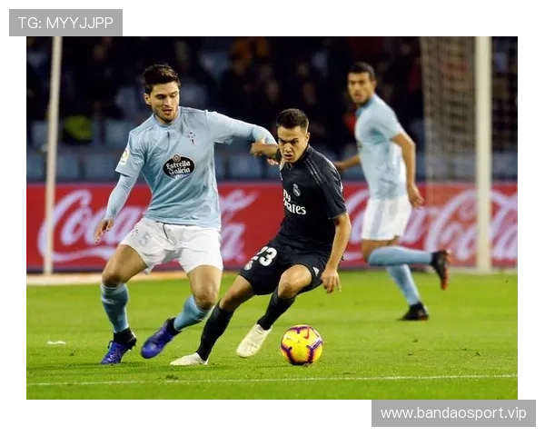 西甲赛场争执升级裁判与球员激烈对峙技术犯规频发引爆全场风波