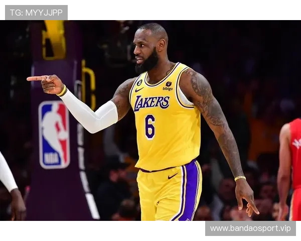 詹姆斯直播承诺忠诚湖人球迷放心表示不会离队会全力以赴